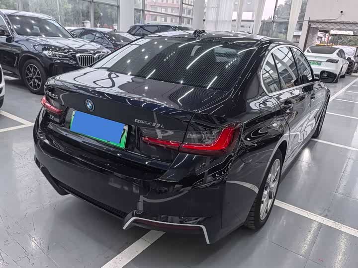 Фото 13 - BMW i3