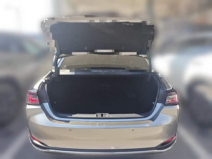 Фото 10 - Lexus ES