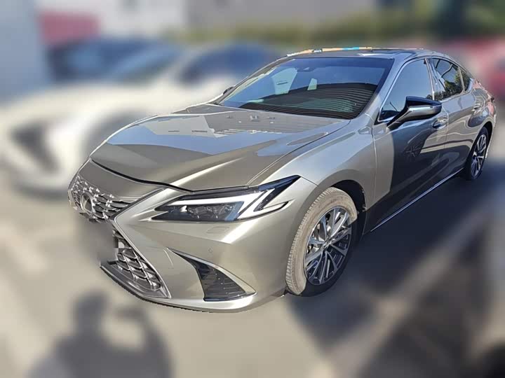 Фото 2 - Lexus ES