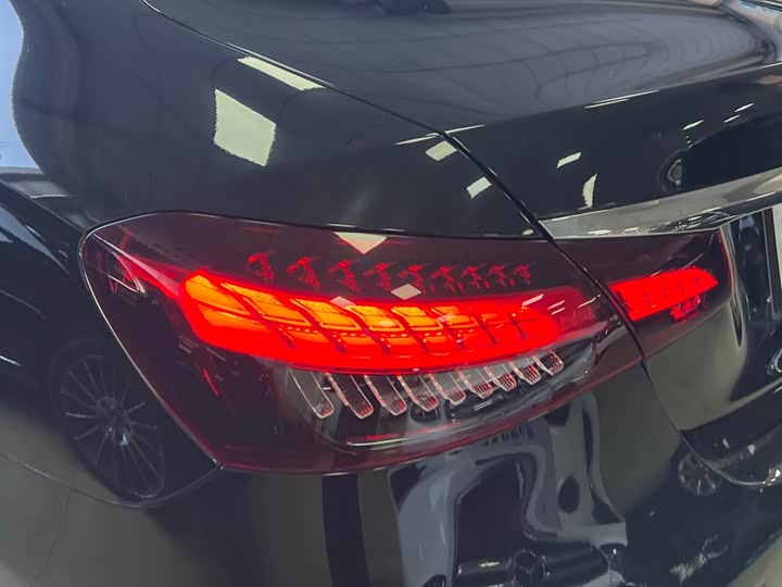 Фото 12 - Mercedes-Benz E-Class