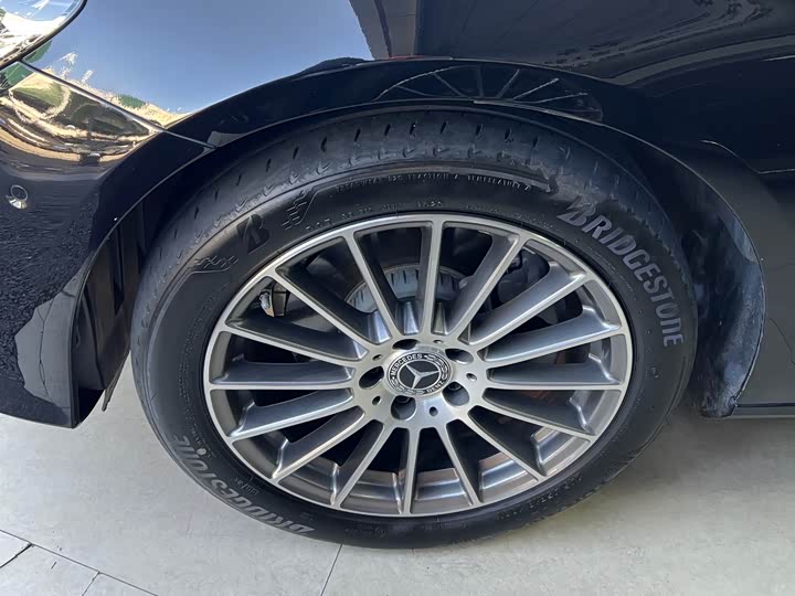 Фото 14 - Mercedes-Benz E-Class