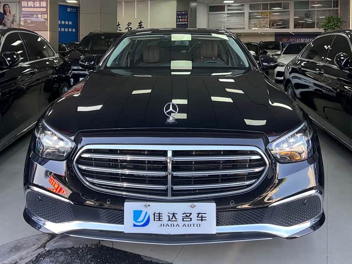 Фото 2 - Mercedes-Benz E-Class