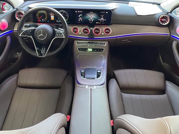 Фото 7 - Mercedes-Benz E-Class