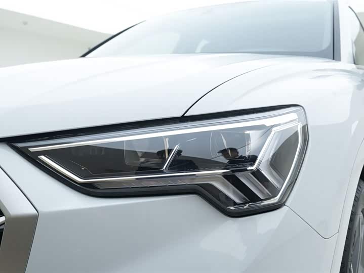 Фото 11 - Audi Q3