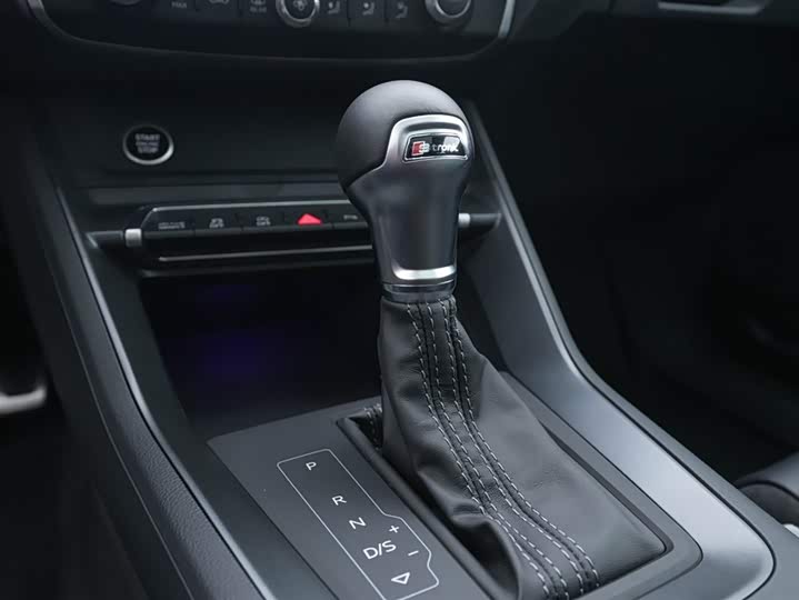 Фото 16 - Audi Q3