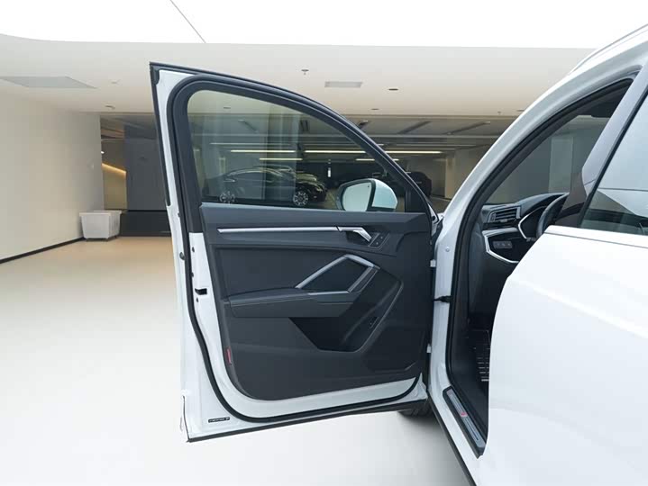 Фото 19 - Audi Q3