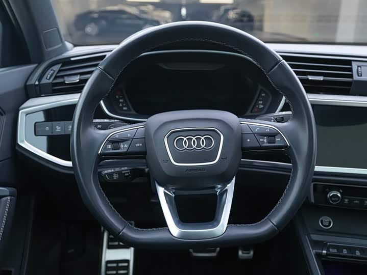 Фото 23 - Audi Q3