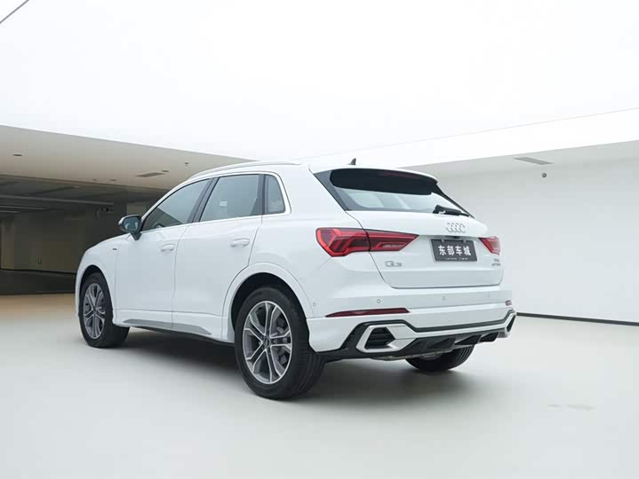 Фото 5 - Audi Q3