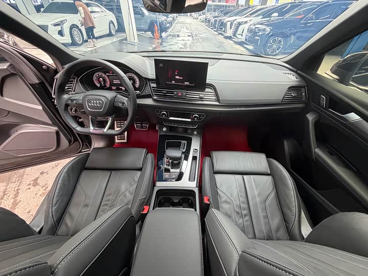 Фото 15 - Audi Q5L