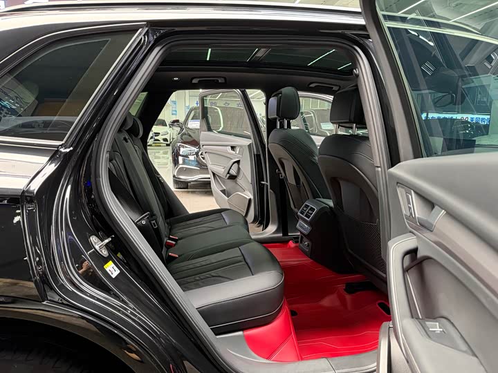 Фото 19 - Audi Q5L