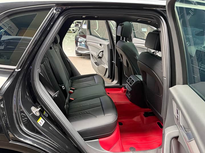 Фото 20 - Audi Q5L