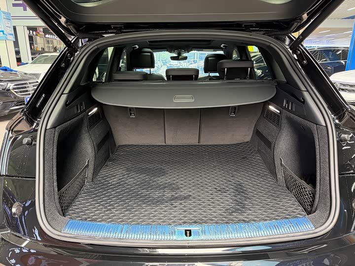 Фото 22 - Audi Q5L