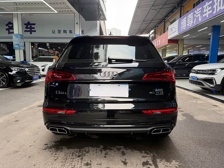 Фото 27 - Audi Q5L