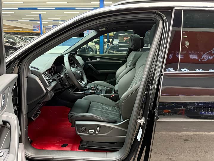 Фото 7 - Audi Q5L