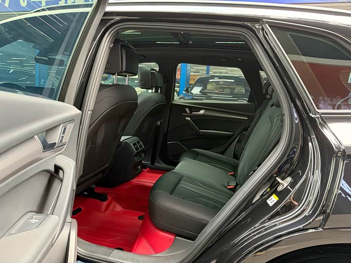 Фото 9 - Audi Q5L