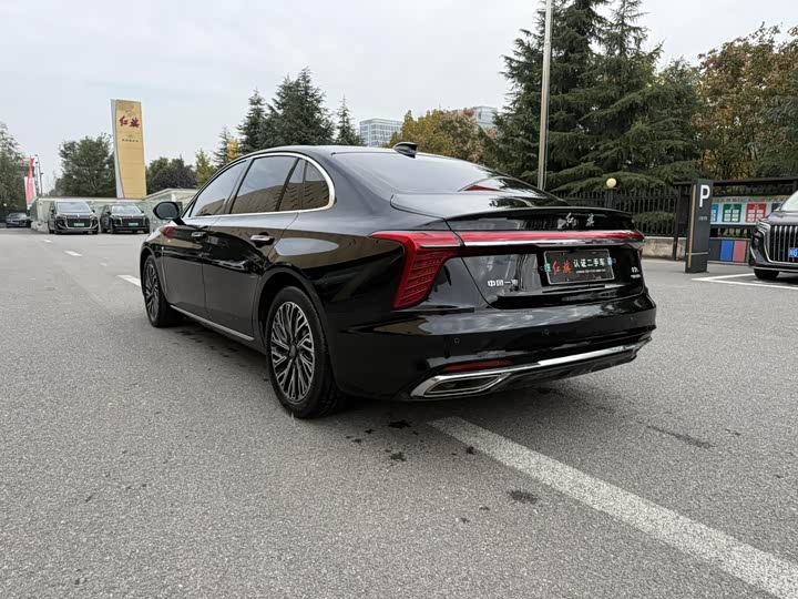 Фото 8 - Hongqi H5