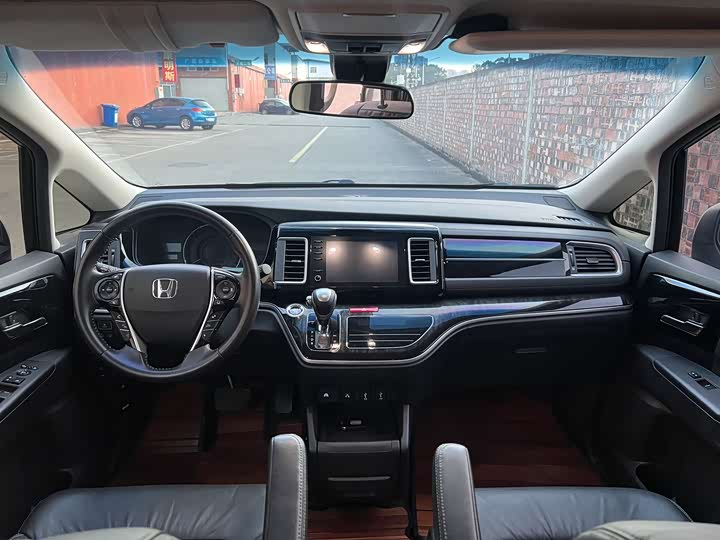 Фото 10 - Honda Elysion