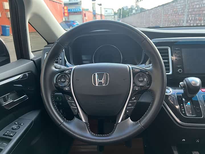 Фото 11 - Honda Elysion