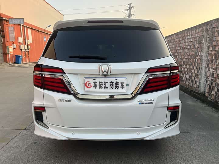 Фото 5 - Honda Elysion