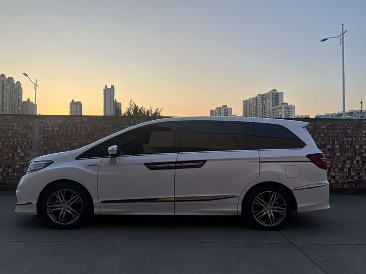 Фото 7 - Honda Elysion