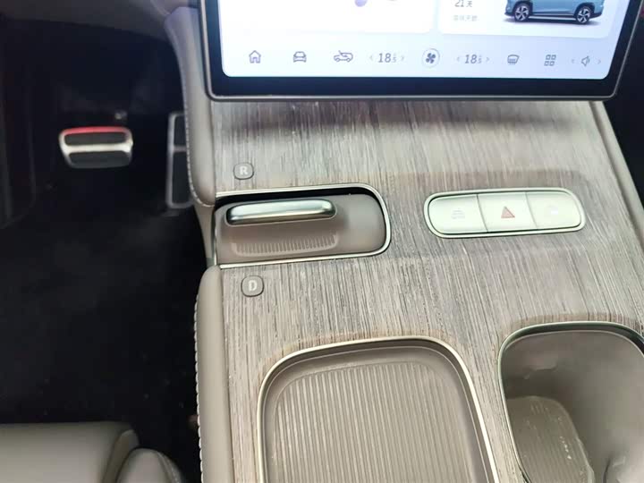 Фото 14 - Nio ES7