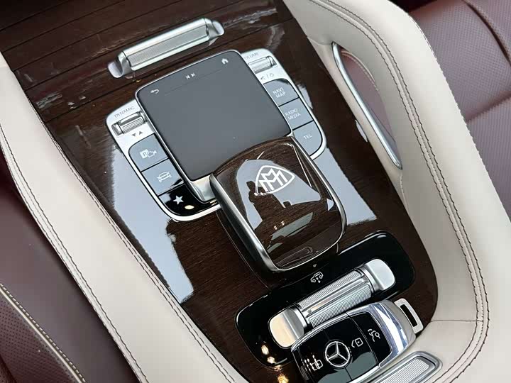 Фото 18 - Mercedes-Benz Maybach GLS