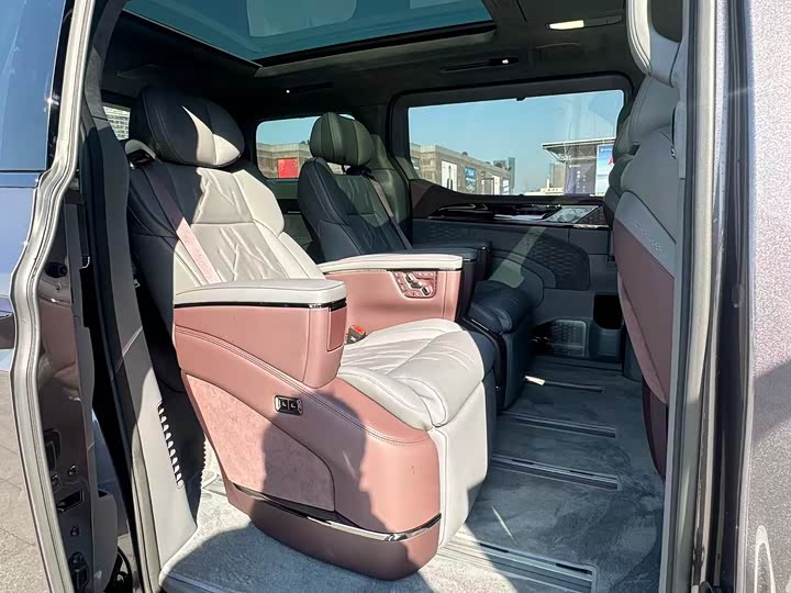 Фото 10 - Zeekr 009