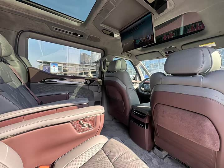 Фото 11 - Zeekr 009