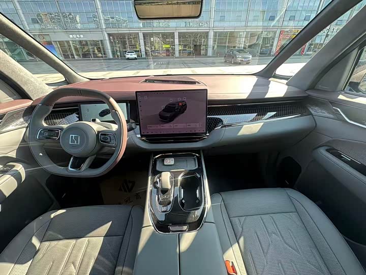 Фото 12 - Zeekr 009