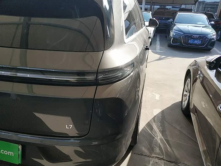 Фото 8 - LiXiang L7