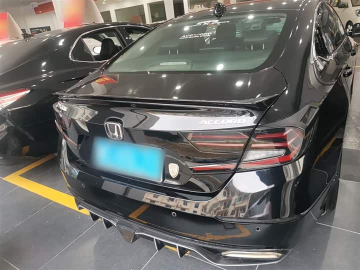 Фото 6 - Honda Accord