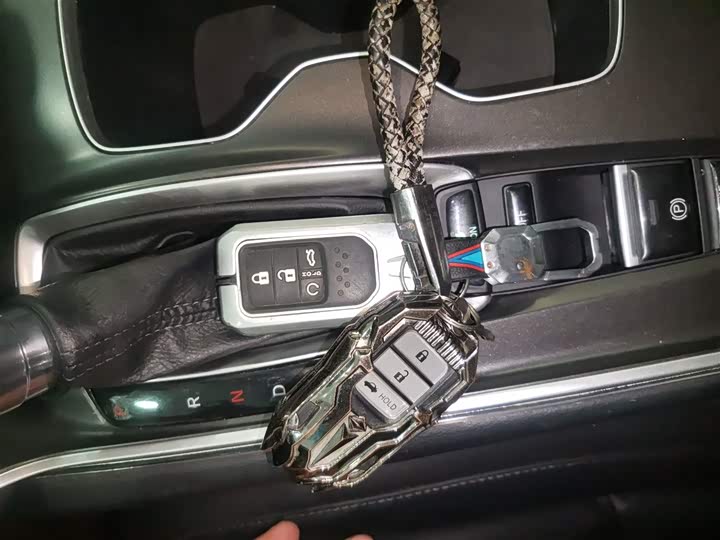 Фото 9 - Honda Accord