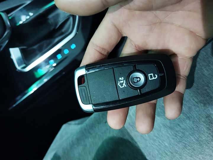 Фото 9 - Ford Escort