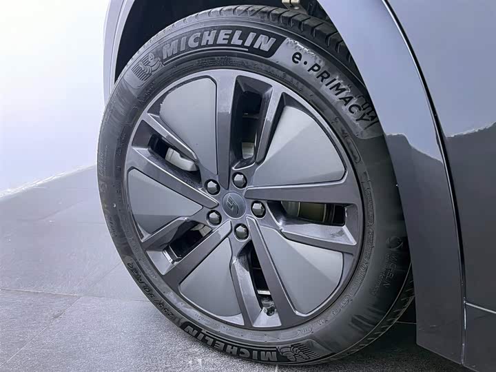 Фото 13 - LiXiang L7