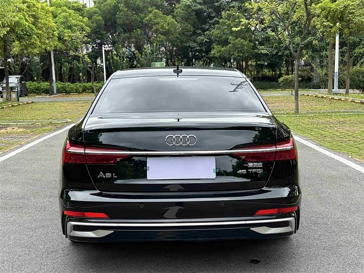 Фото 4 - Audi A6L