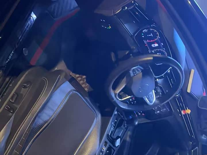 Фото 4 - Volkswagen Magotan