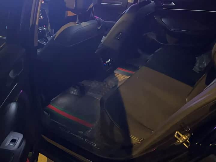 Фото 5 - Volkswagen Magotan