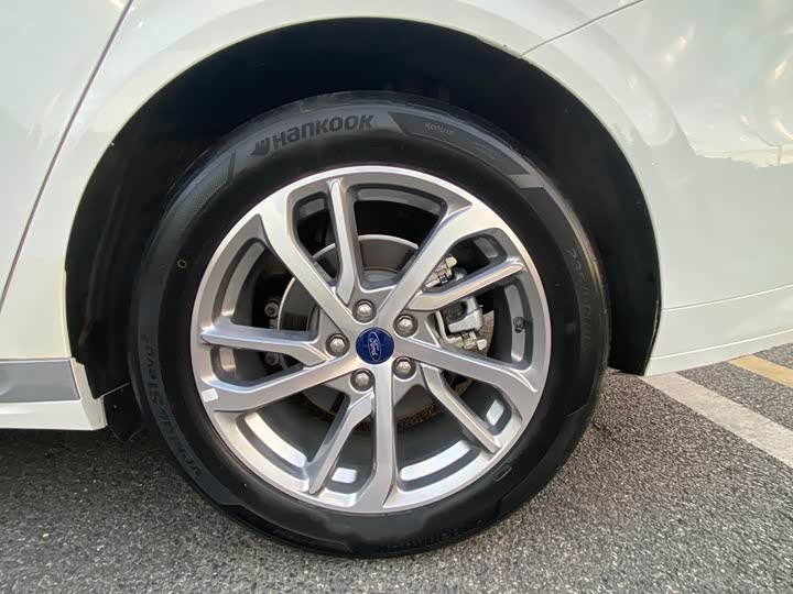 Фото 13 - Ford Mondeo