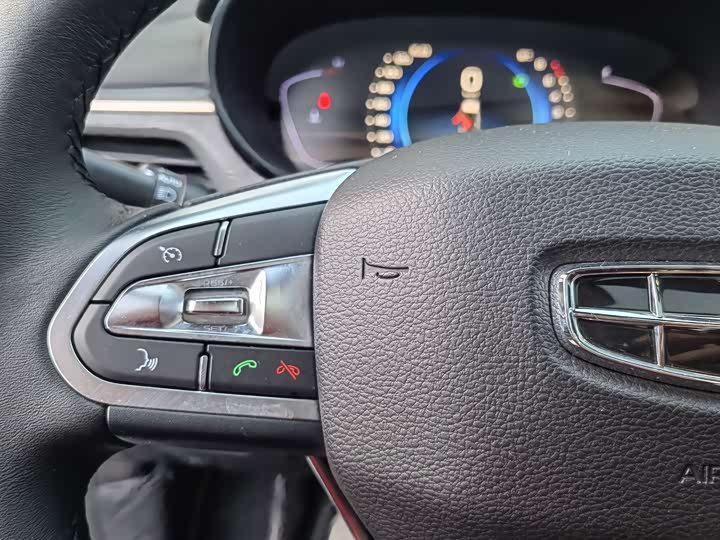 Фото 15 - Geely Emgrand GL