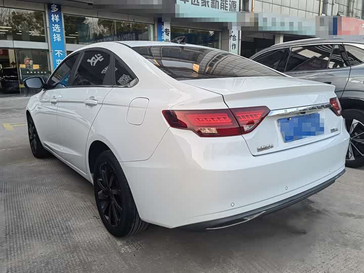 Фото 6 - Geely Emgrand GL