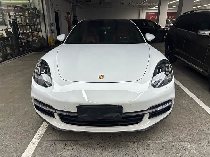 Фото 3 - Porsche Panamera