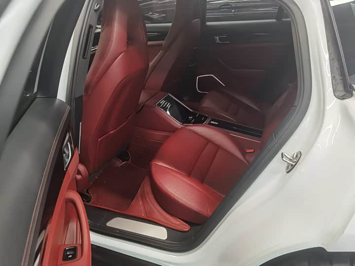 Фото 5 - Porsche Panamera