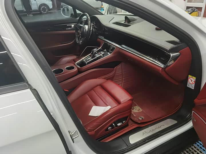 Фото 8 - Porsche Panamera