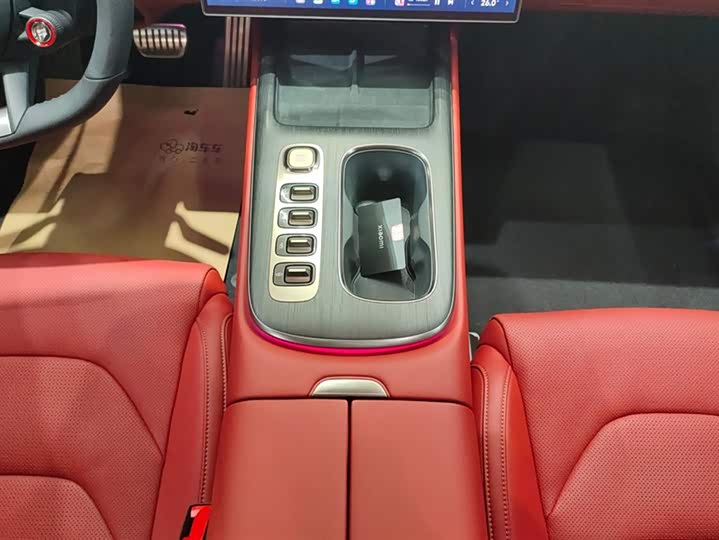 Фото 16 - Xiaomi SU7