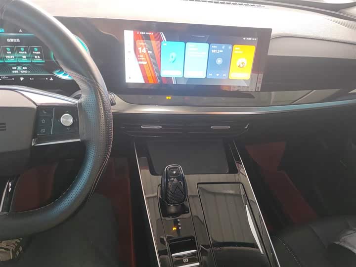 Фото 13 - Roewe RX5 Max