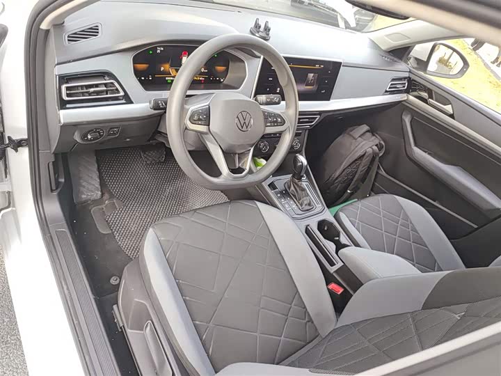 Фото 10 - Volkswagen Lavida