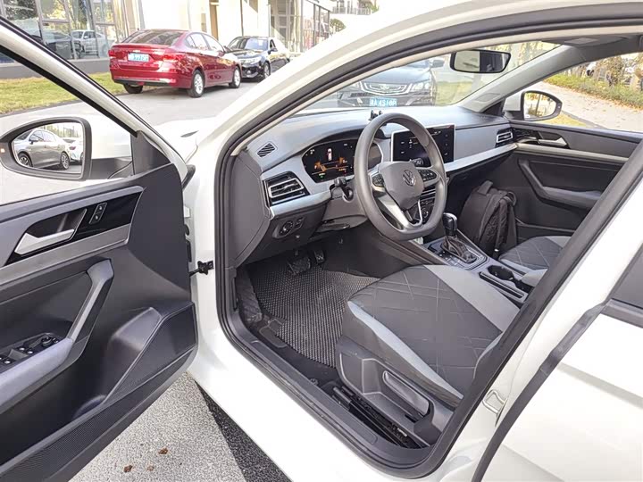 Фото 16 - Volkswagen Lavida