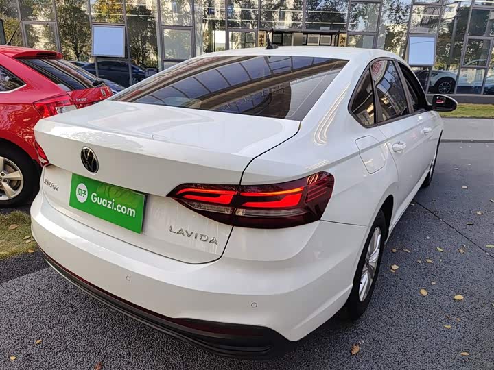 Фото 7 - Volkswagen Lavida