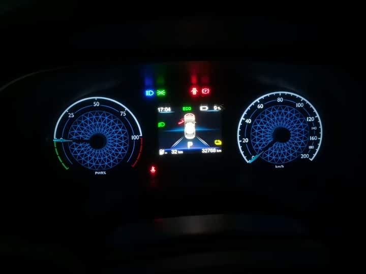 Фото 12 - Hongqi E-QM5