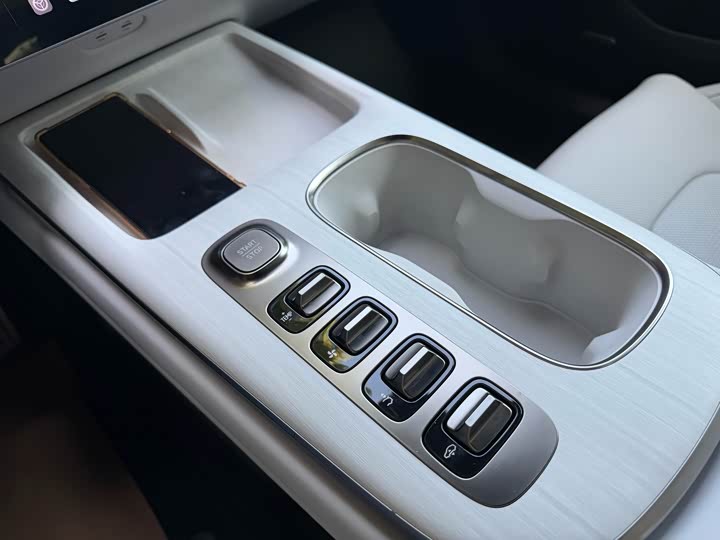 Фото 22 - Xiaomi SU7